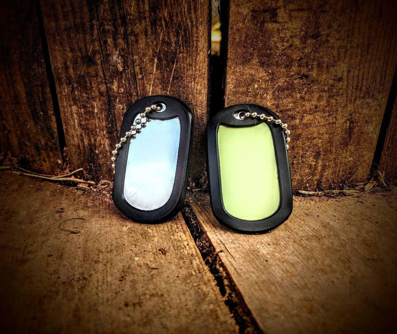 Emergency Signal Dog Tag : Glow in the Dark Dog Tag with Reflective Mirror